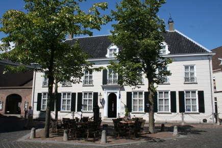OMD RAVENSTEIN Raadhuis (jpg) OMD RAVENSTEIN Raadhuis (jpg)